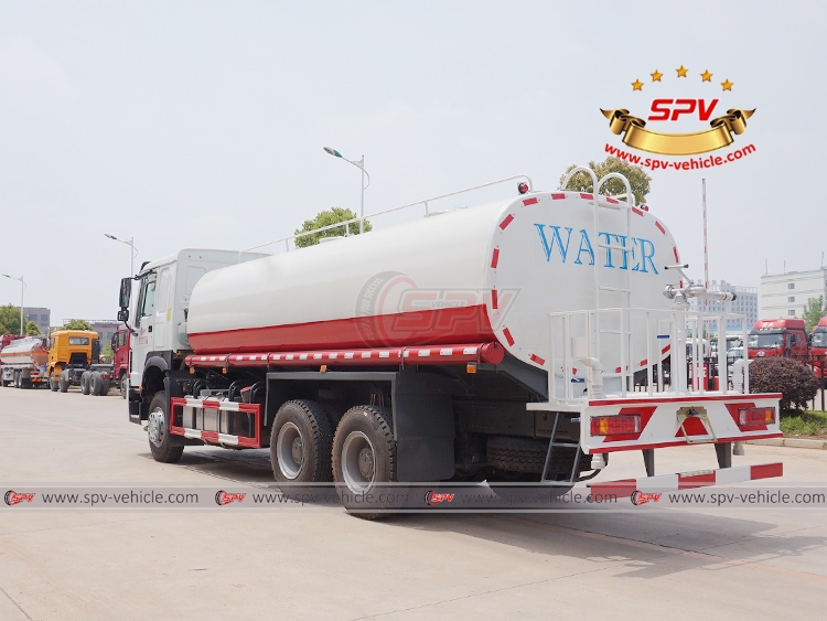 Water Spraying Truck Sinotruk - LB